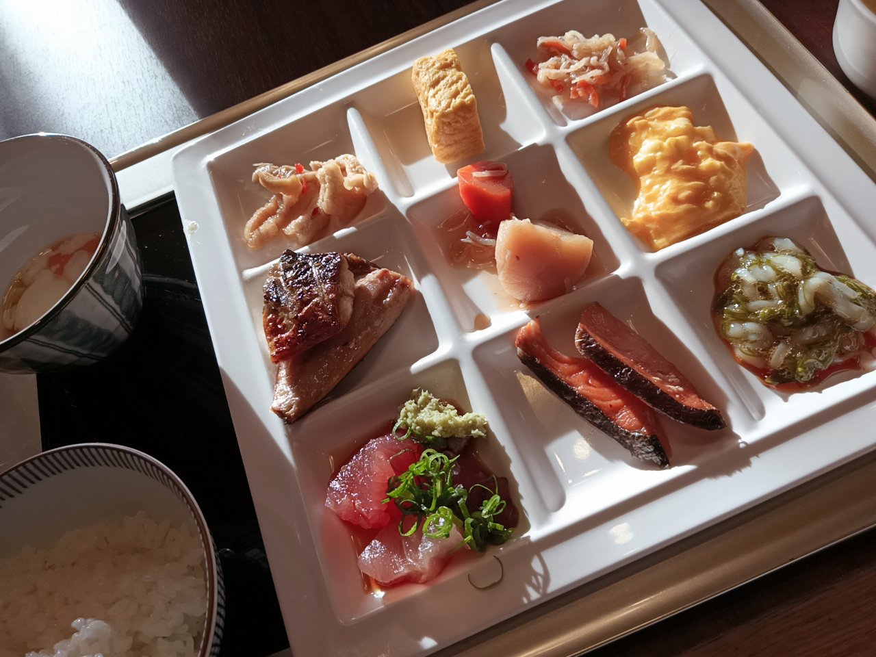 『となりの小さいおじさん 大切なことのほぼ９割は手のひらサイズに教わった』 瀬知洋司